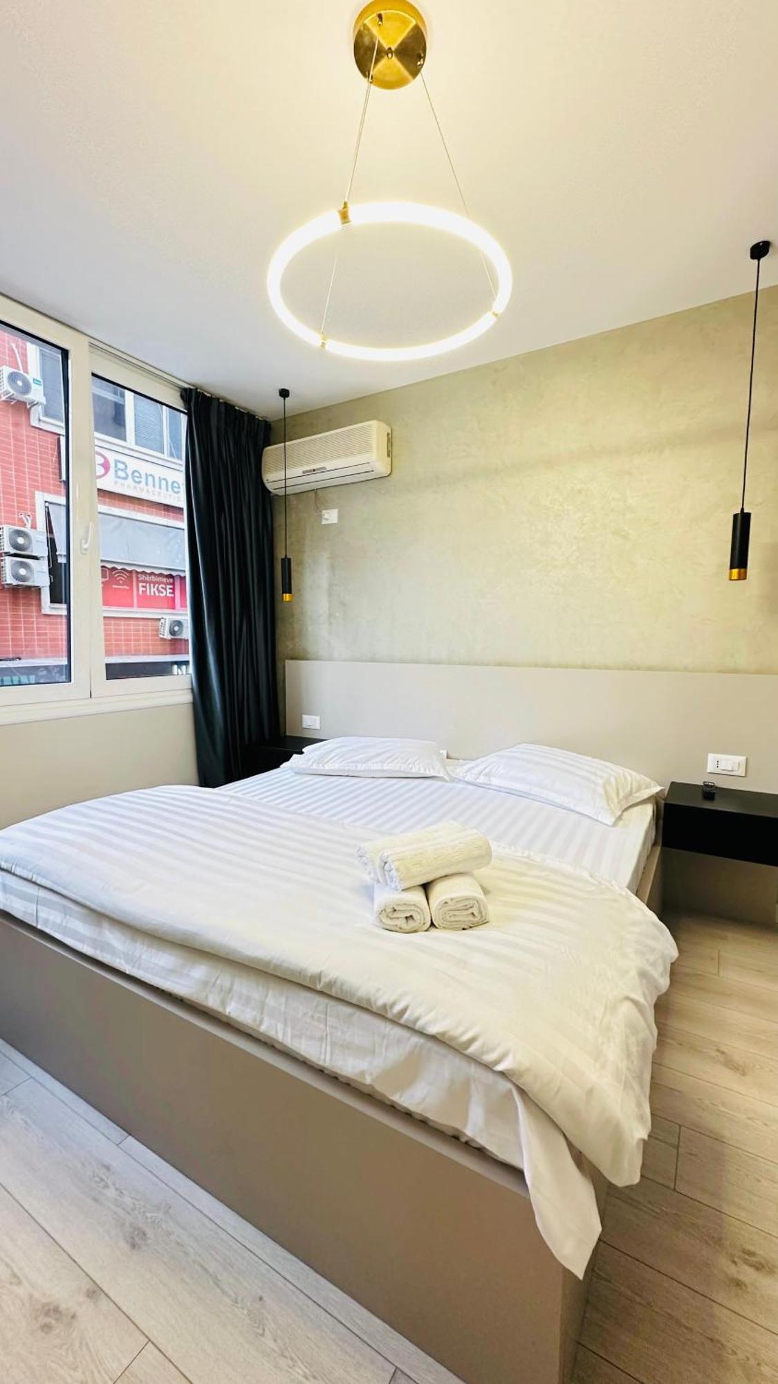 Luxurious Central Stay - Self Check-In Tirana Exterior foto